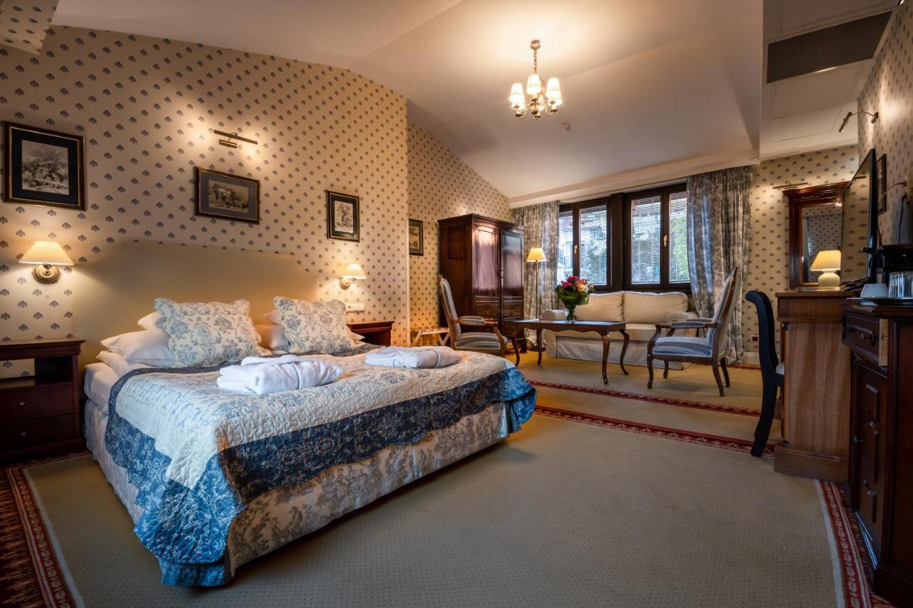 Hotel Grodek Красков Екстериор снимка