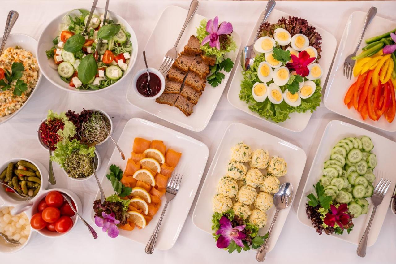 Hotel Grodek Красков Екстериор снимка A selection of German cold dishes