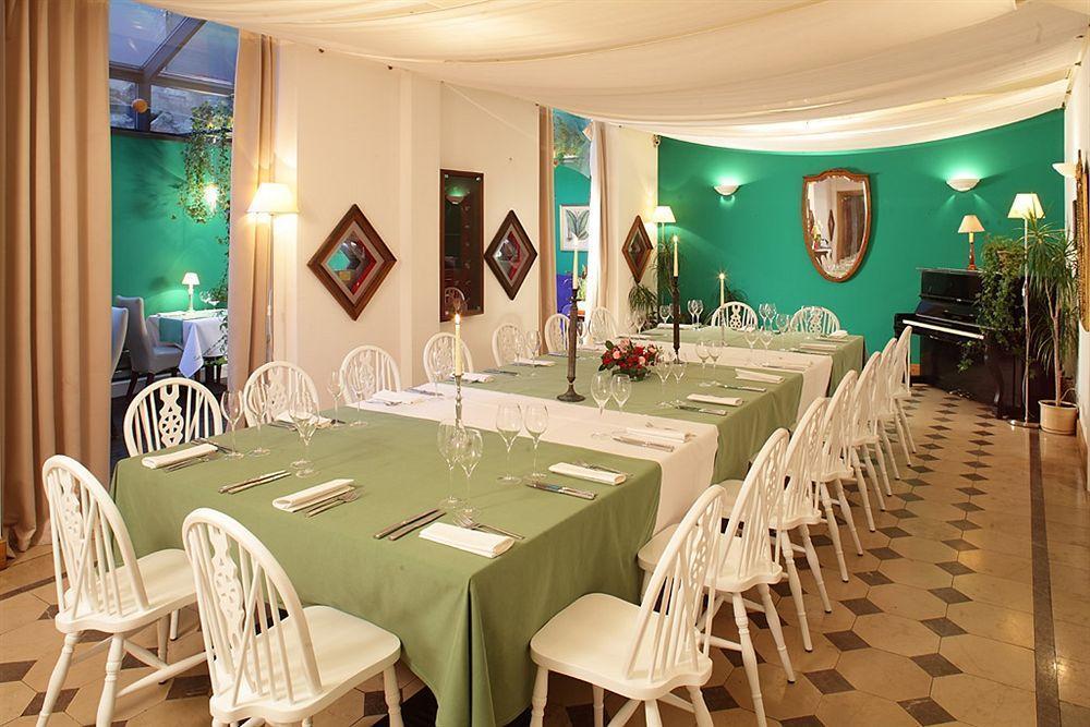 Hotel Grodek Красков Екстериор снимка Restaurant in the hotel