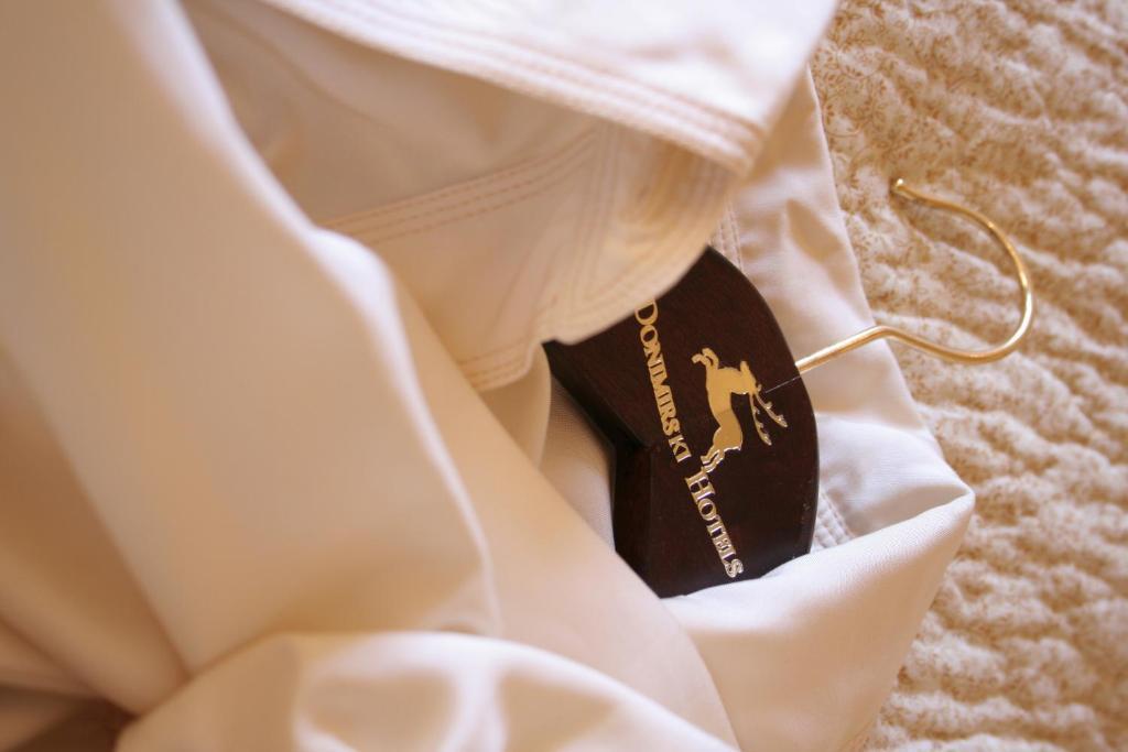Hotel Grodek Красков Екстериор снимка A shirt on a hanger
